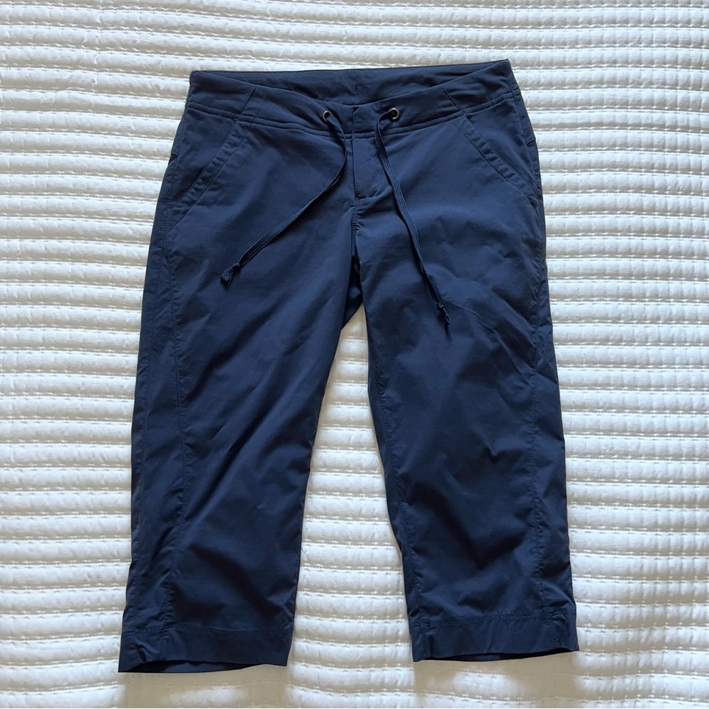 Columbia Navy Capris